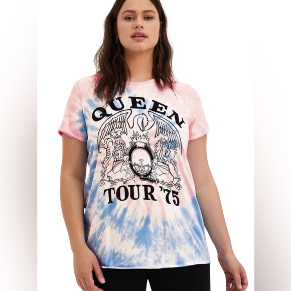 torrid Tops - ON SALE‼️ Torrid, Queen, Tie Dye Crew Neck Tee (Size 4)